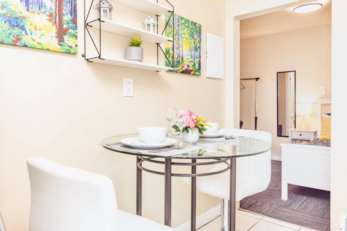 Image 3 of 1BR Apartment in Chinatown – Pet-Friendly