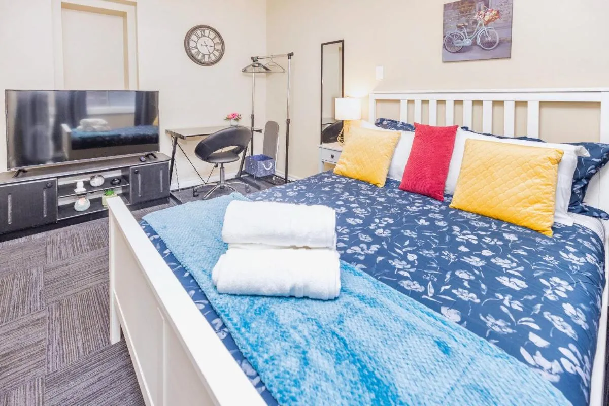 Image 5 of 1BR Apartment in Chinatown – Pet-Friendly