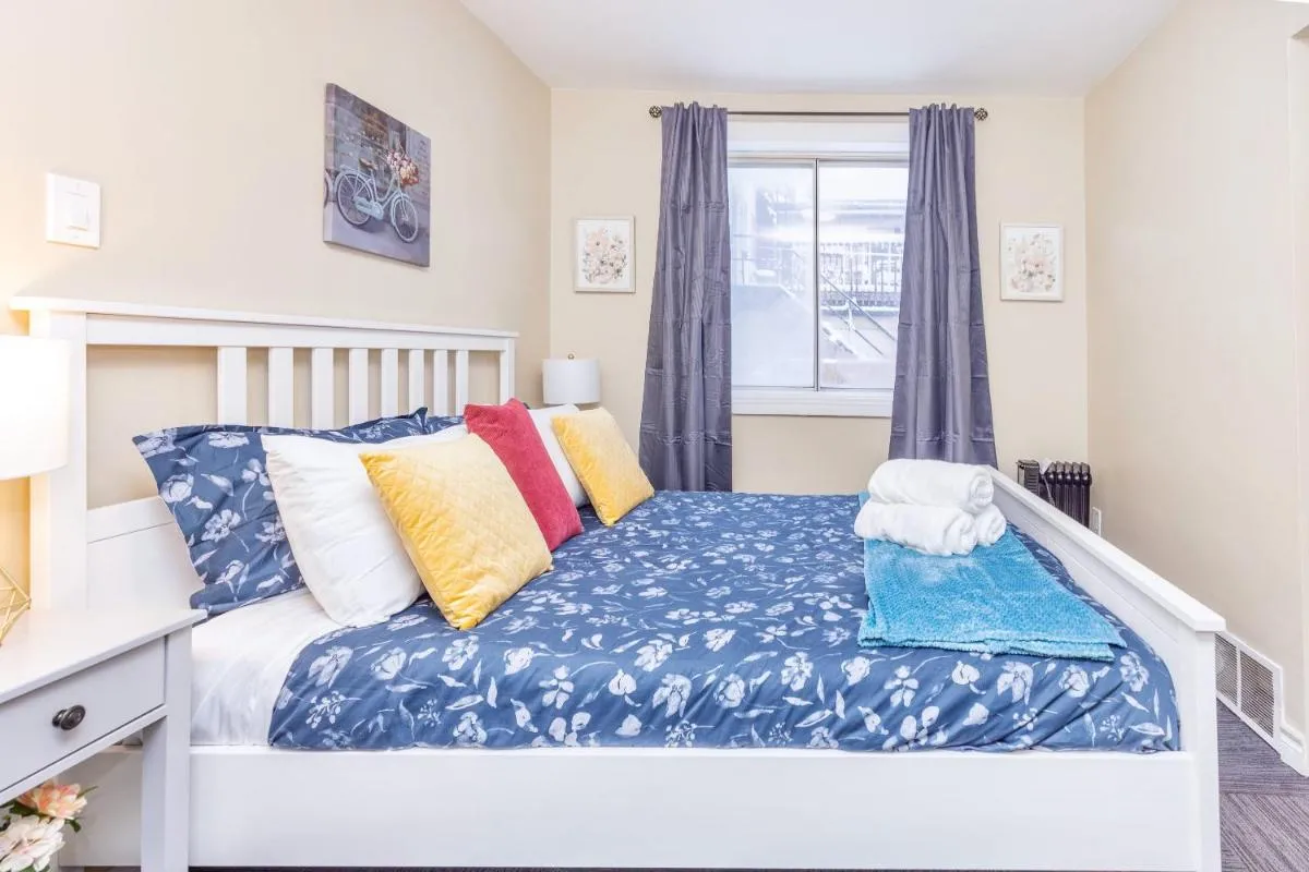 Image 6 of 1BR Apartment in Chinatown – Pet-Friendly