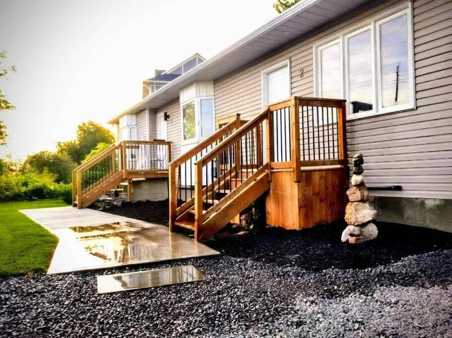 Image 5 of 3 Bedroom Home, 3 Queen Beds, Close To All Amenities