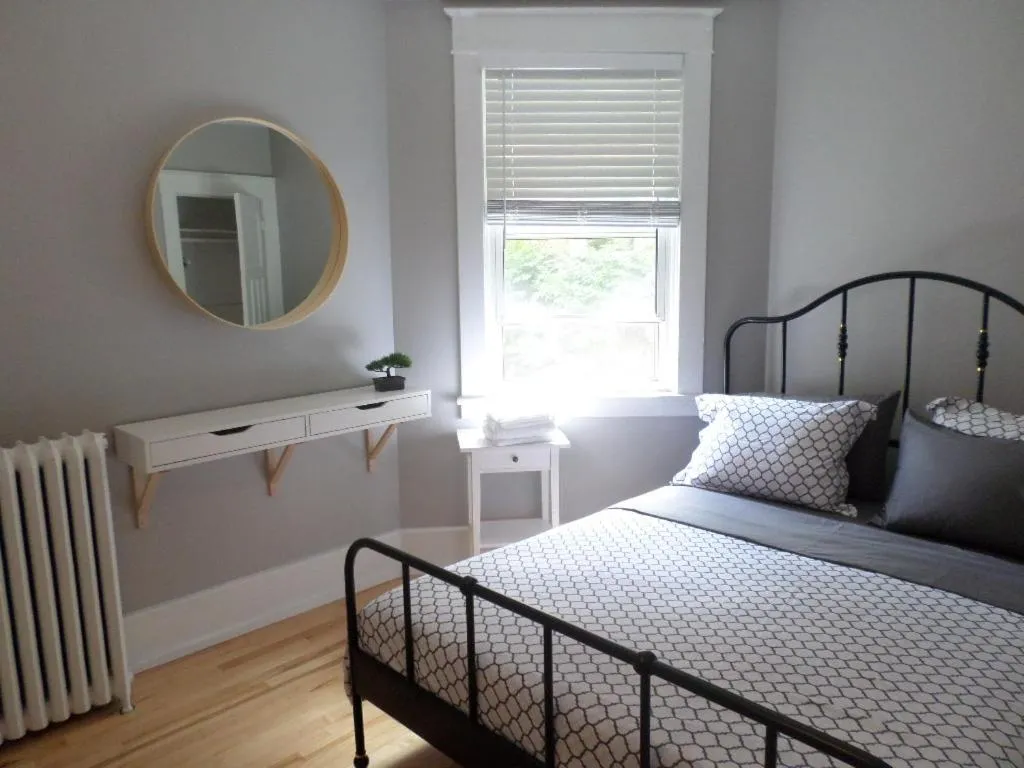 Image 1 of Beautiful, Clean, Quiet 2 BR-In Downtown Ottawa. Parking, WIFI and Netflix Included