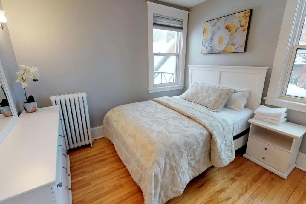 Image 1 of Bright, Clean, Private. In the Heart of Downtown! Parking, Wi-Fi and Netflix included
