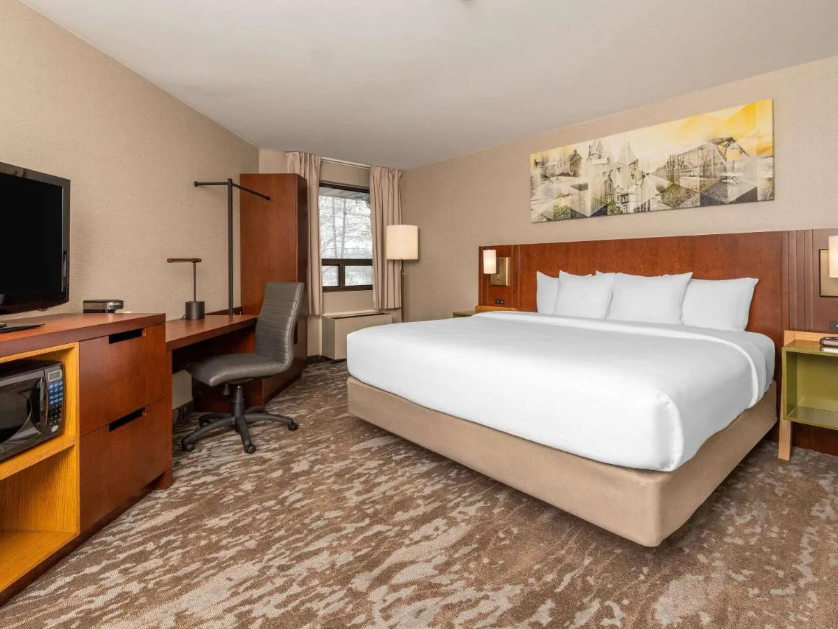 Image 1 of Comfort Inn West