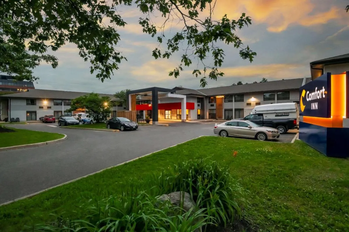 Image 5 of Comfort Inn West