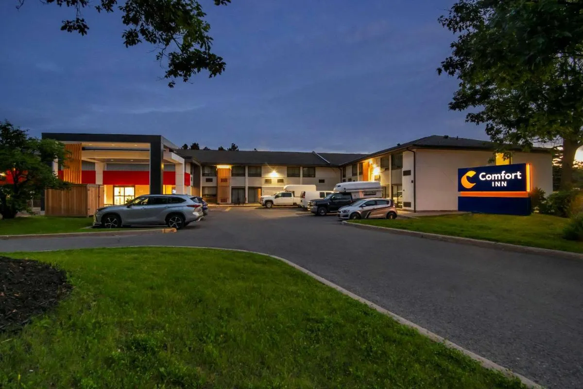 Image 6 of Comfort Inn West