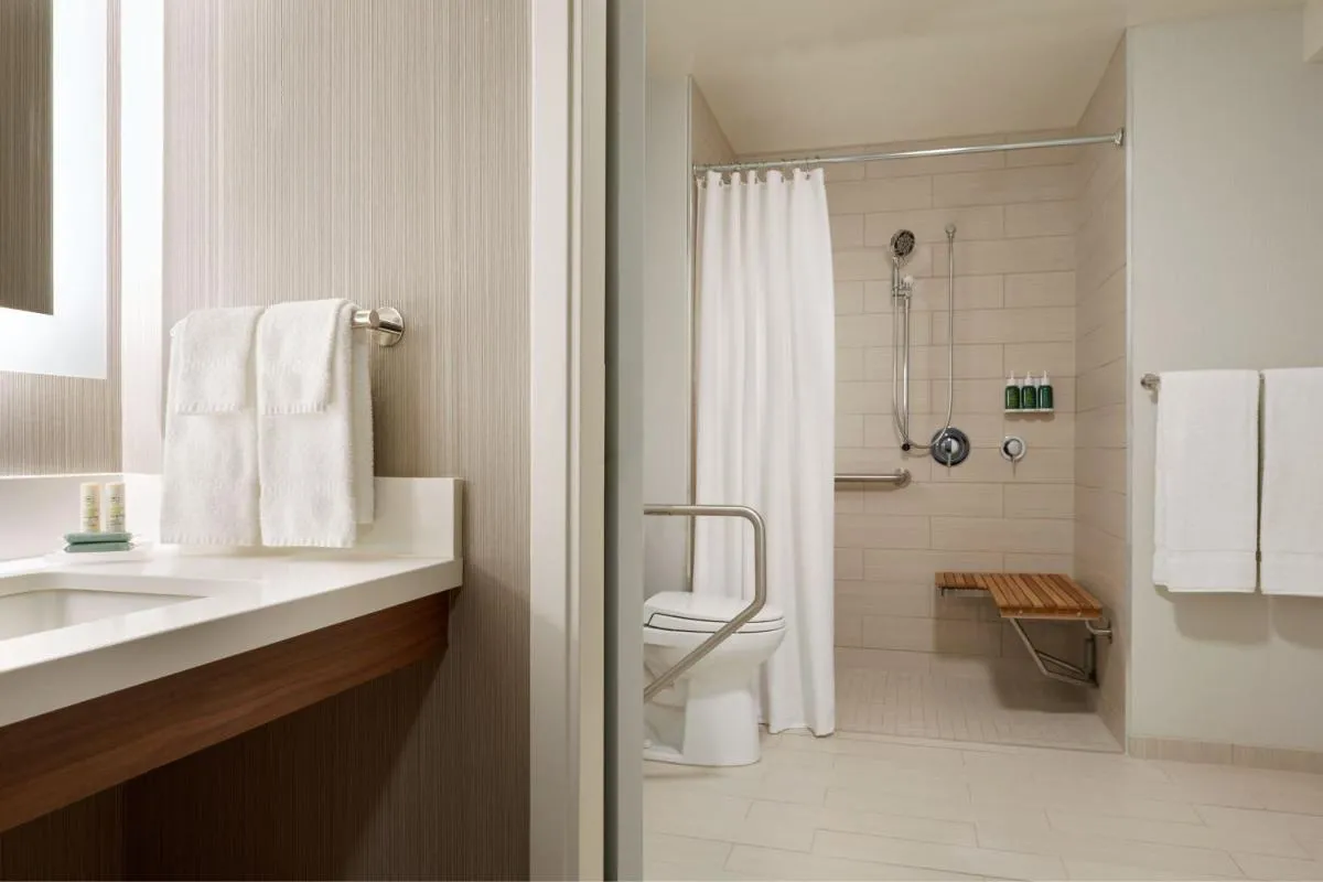 Image 2 of Courtyard by Marriott Ottawa Downtown