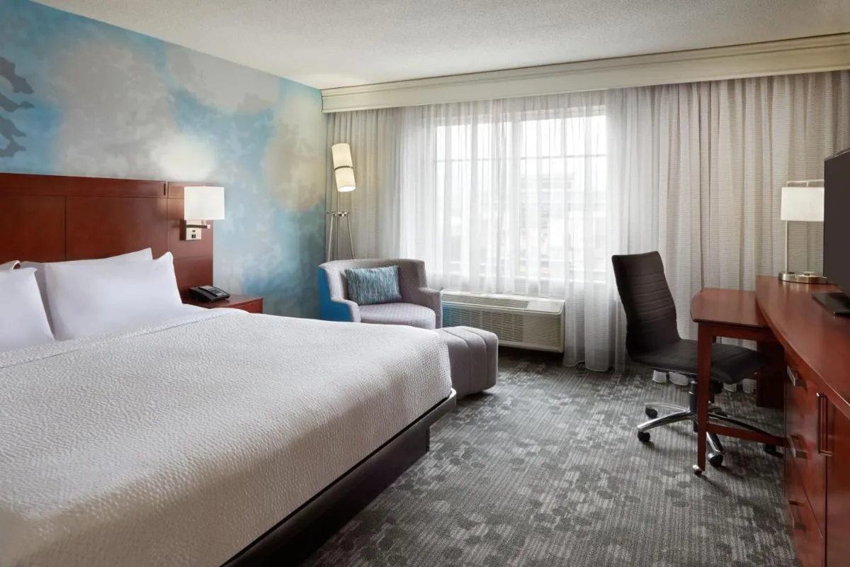 Image 1 of Courtyard by Marriott Ottawa Downtown