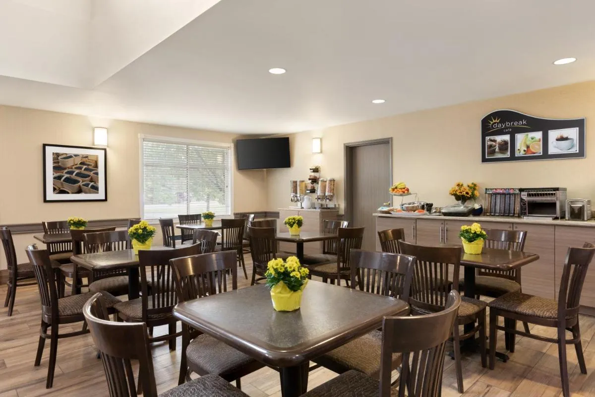 Image 4 of Days Inn by Wyndham Ottawa Airport