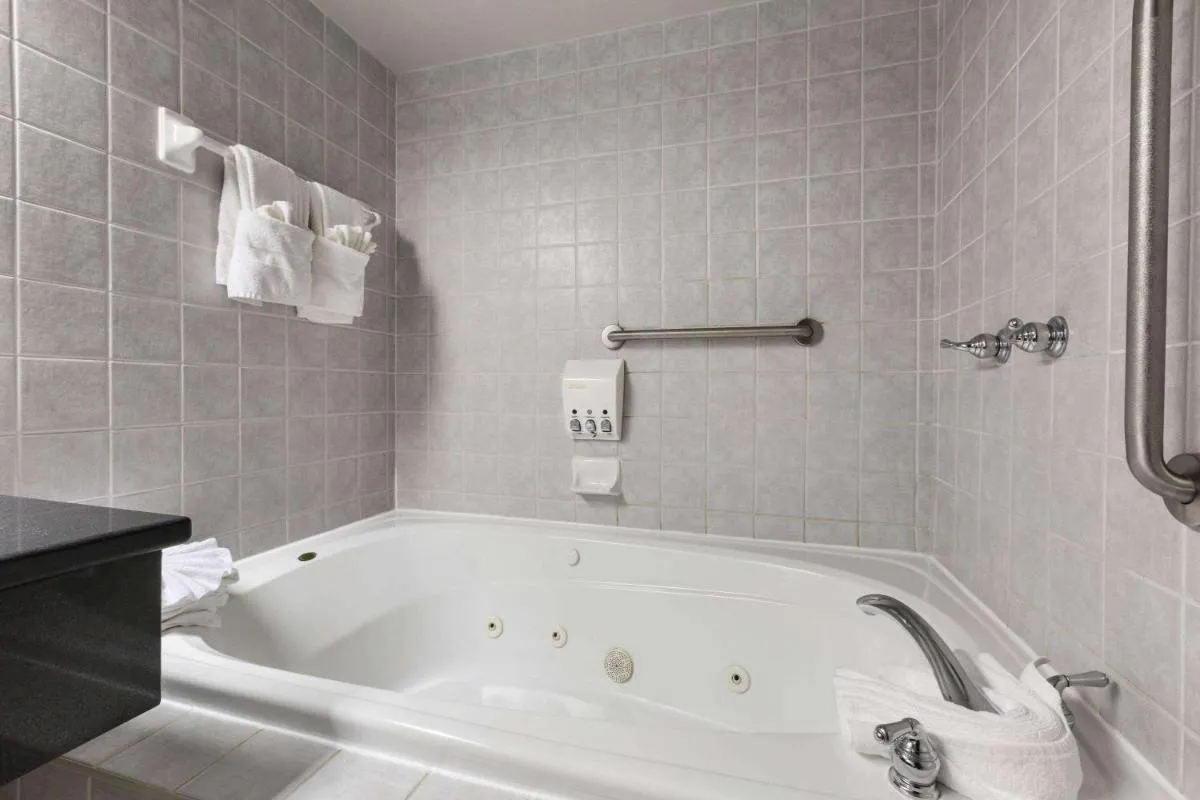 Image 2 of Days Inn by Wyndham Ottawa West