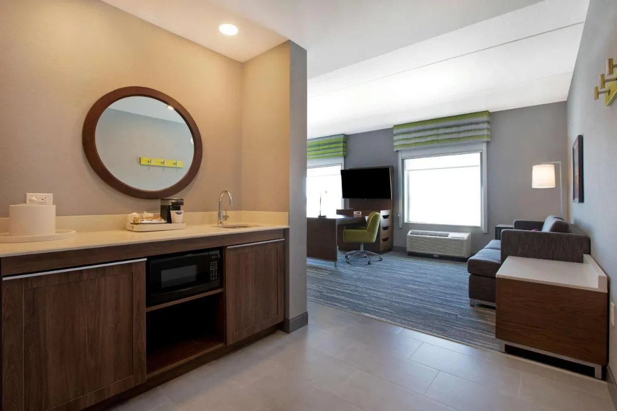 Image 2 of Hampton Inn & Suites Ottawa West, Ontario, Canada