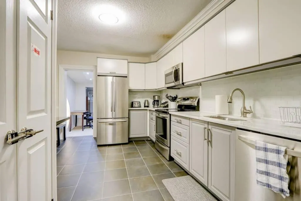 Image 3 of JstLikeHome – Central Suite