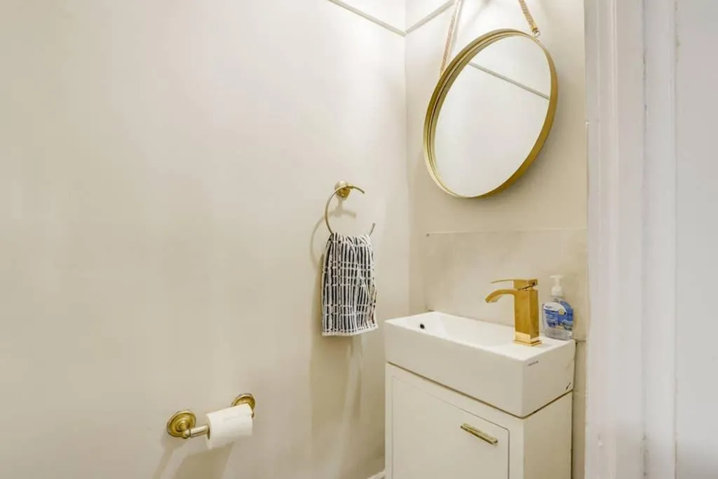 Image 2 of JstLikeHome – Central Suite