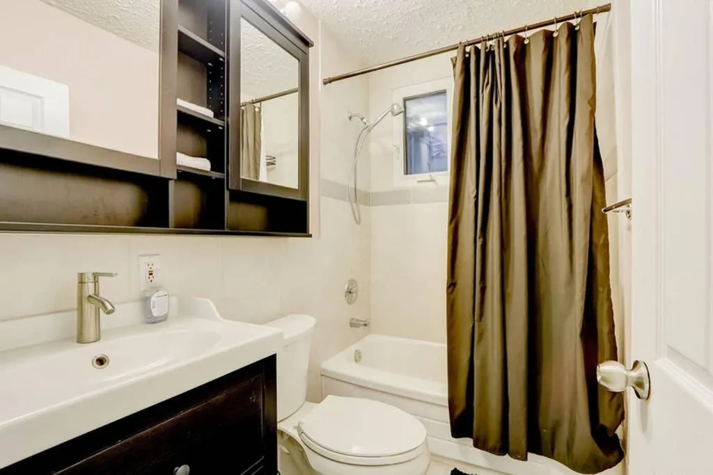 Image 6 of JstLikeHome – Central Suite