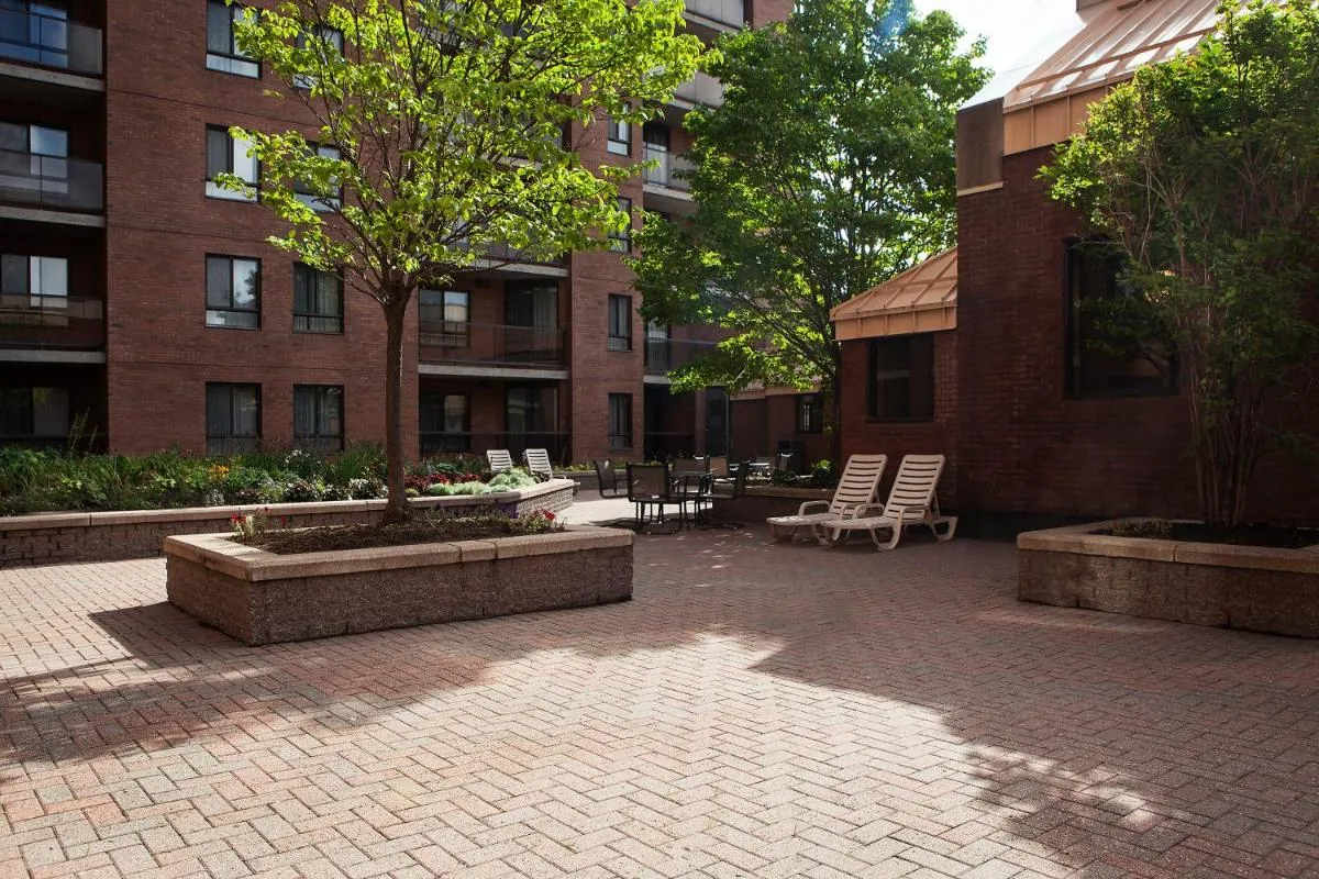 Image 4 of Les Suites Hotel