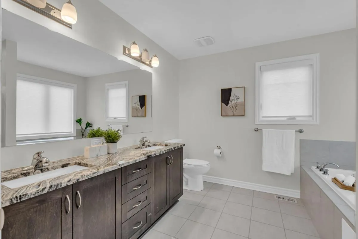 Image 2 of Luxurious and Beautiful, Ottawa