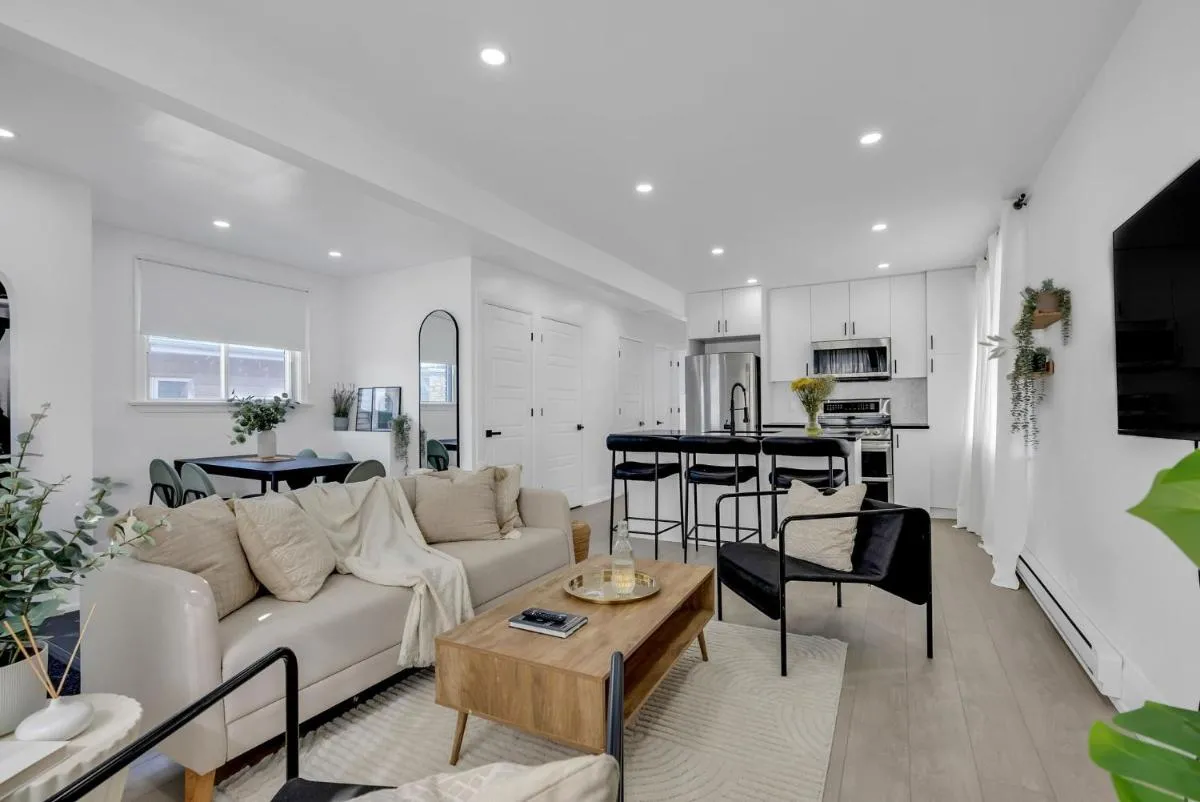 Image 3 of Modern 2BR Apt Near Downtown Ottawa FREE PARKING