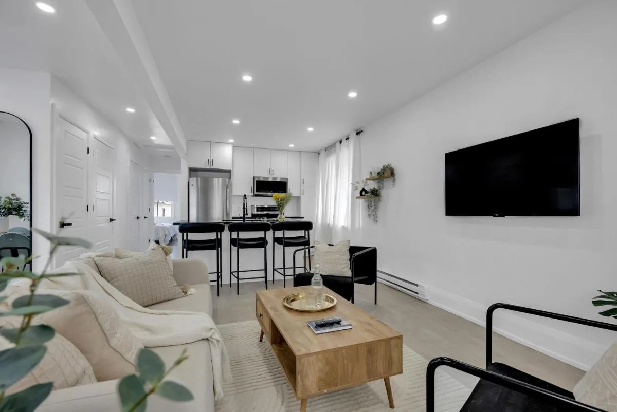 Image 4 of Modern 2BR Apt Near Downtown Ottawa FREE PARKING