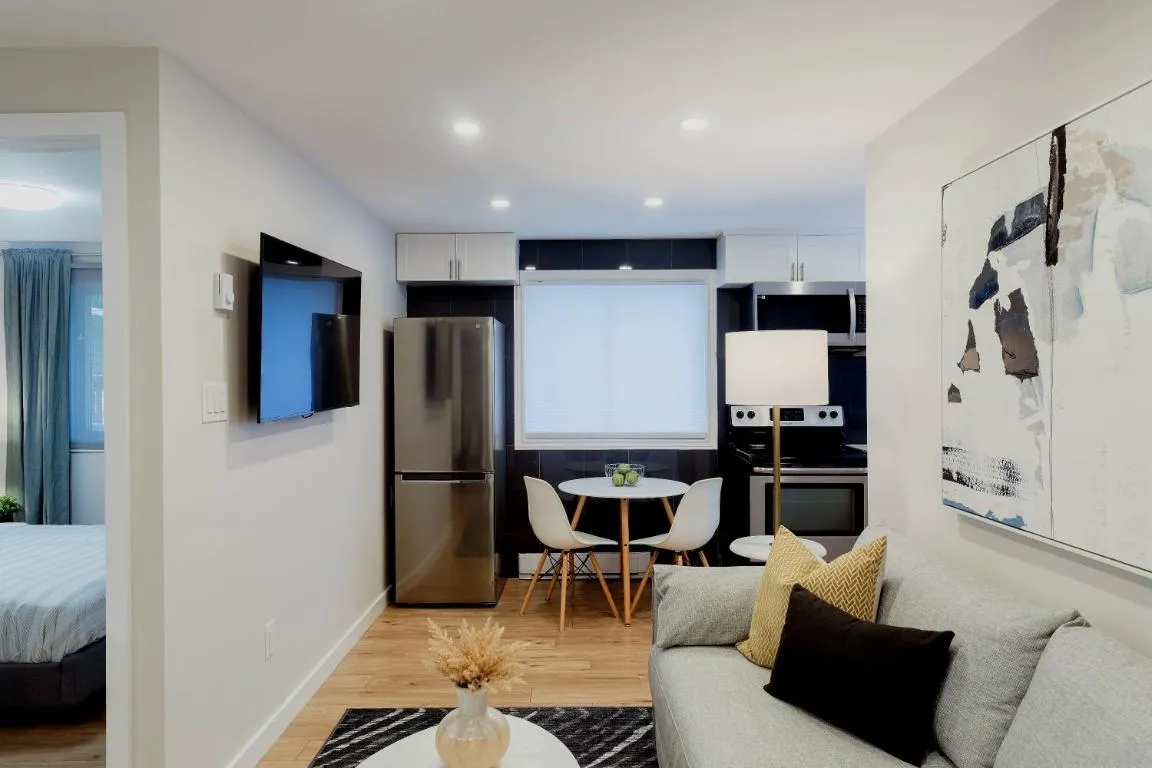 Image of Modern, Luxurious Apartment near Downtown Ottawa