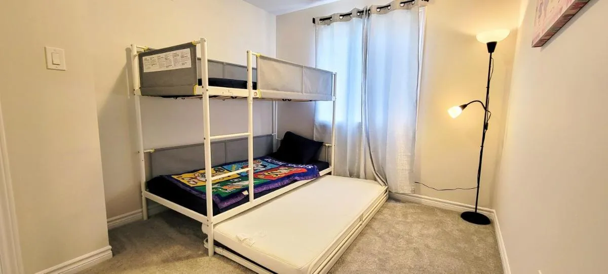 Image 4 of New Build with PrimeTV, Movies, Games, Airport 10 mins
