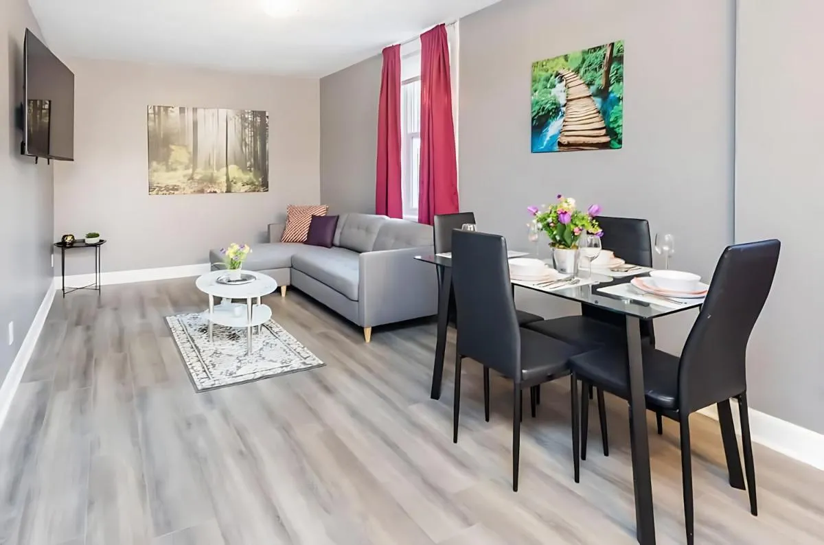 Image 4 of Pet-Friendly – Near University & Byward Market