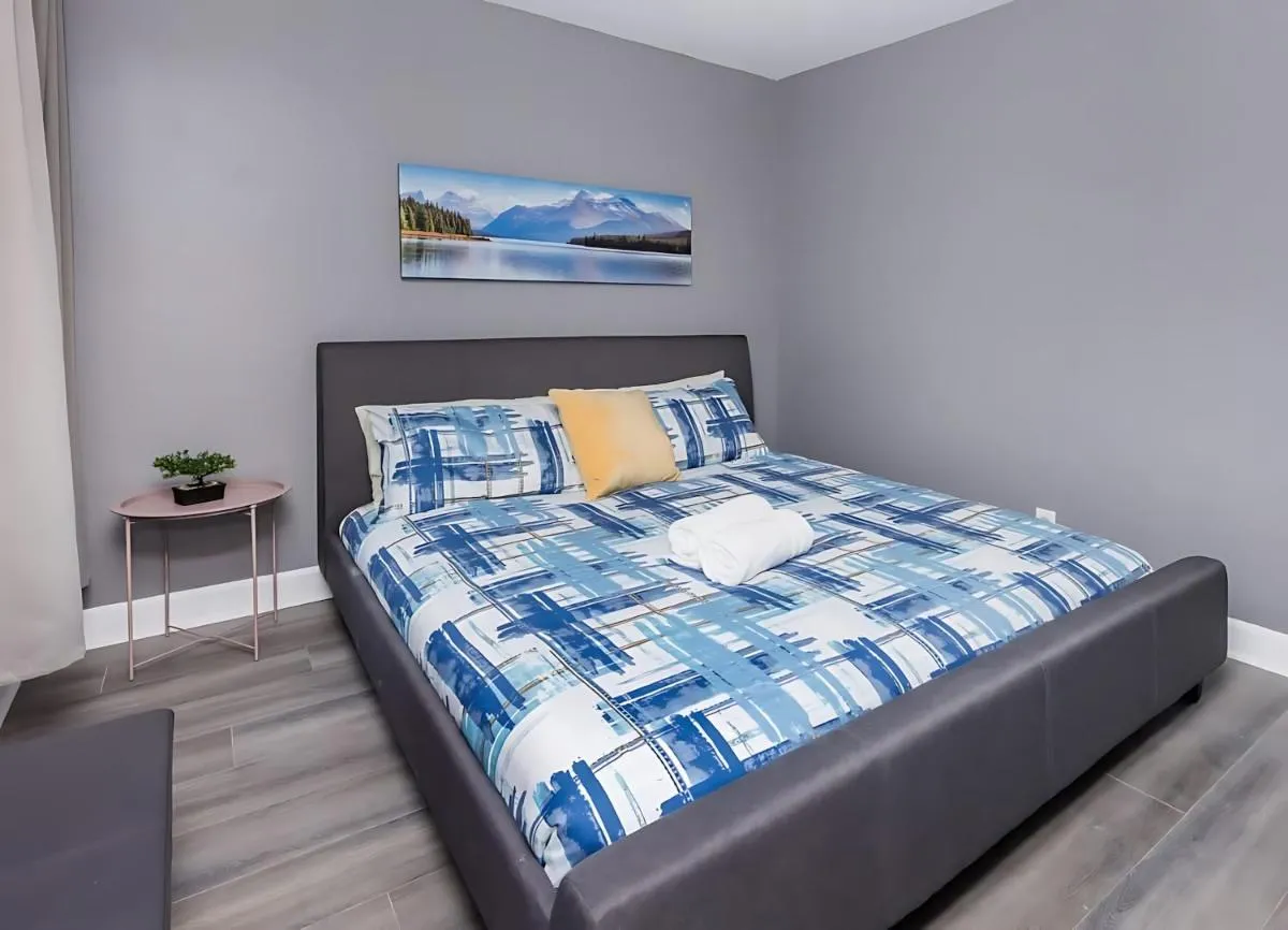 Image 6 of Pet-Friendly – Near University & Byward Market