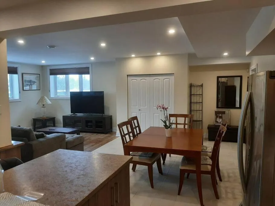 Image 1 of Queen guest apartment