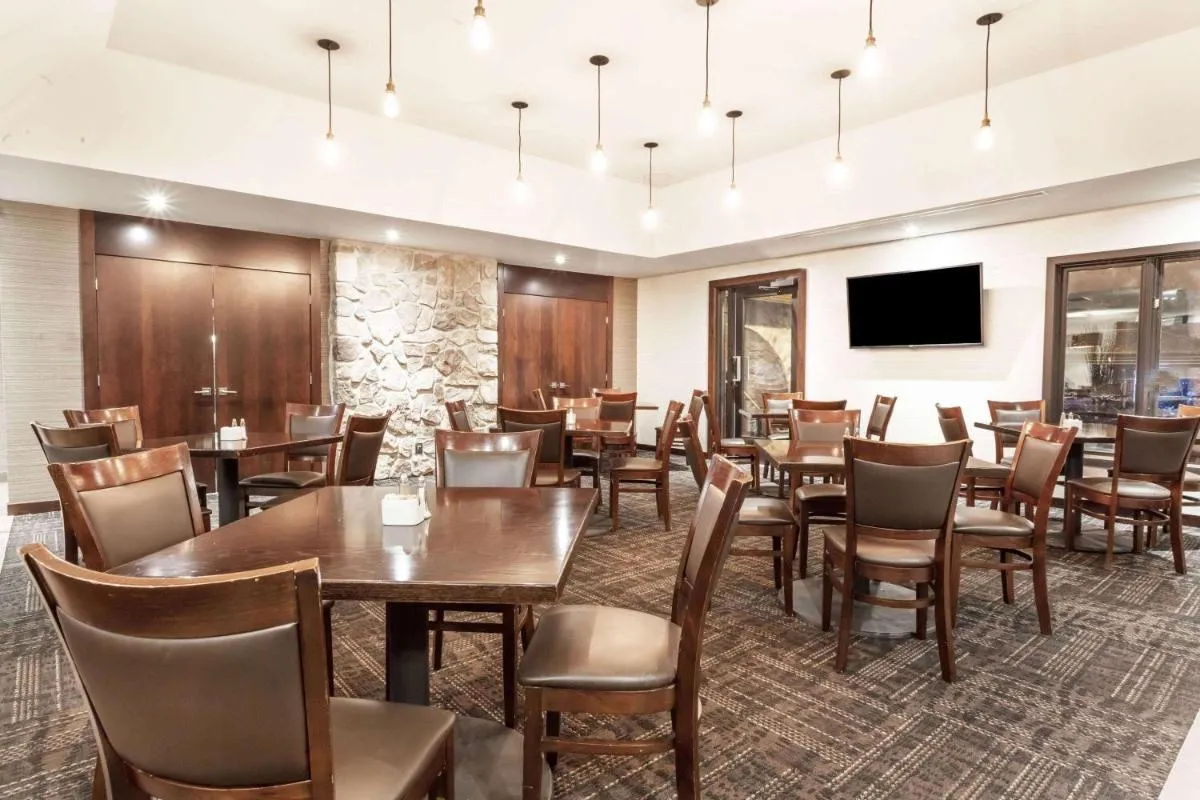 Image 3 of Ramada by Wyndham Ottawa On The Rideau