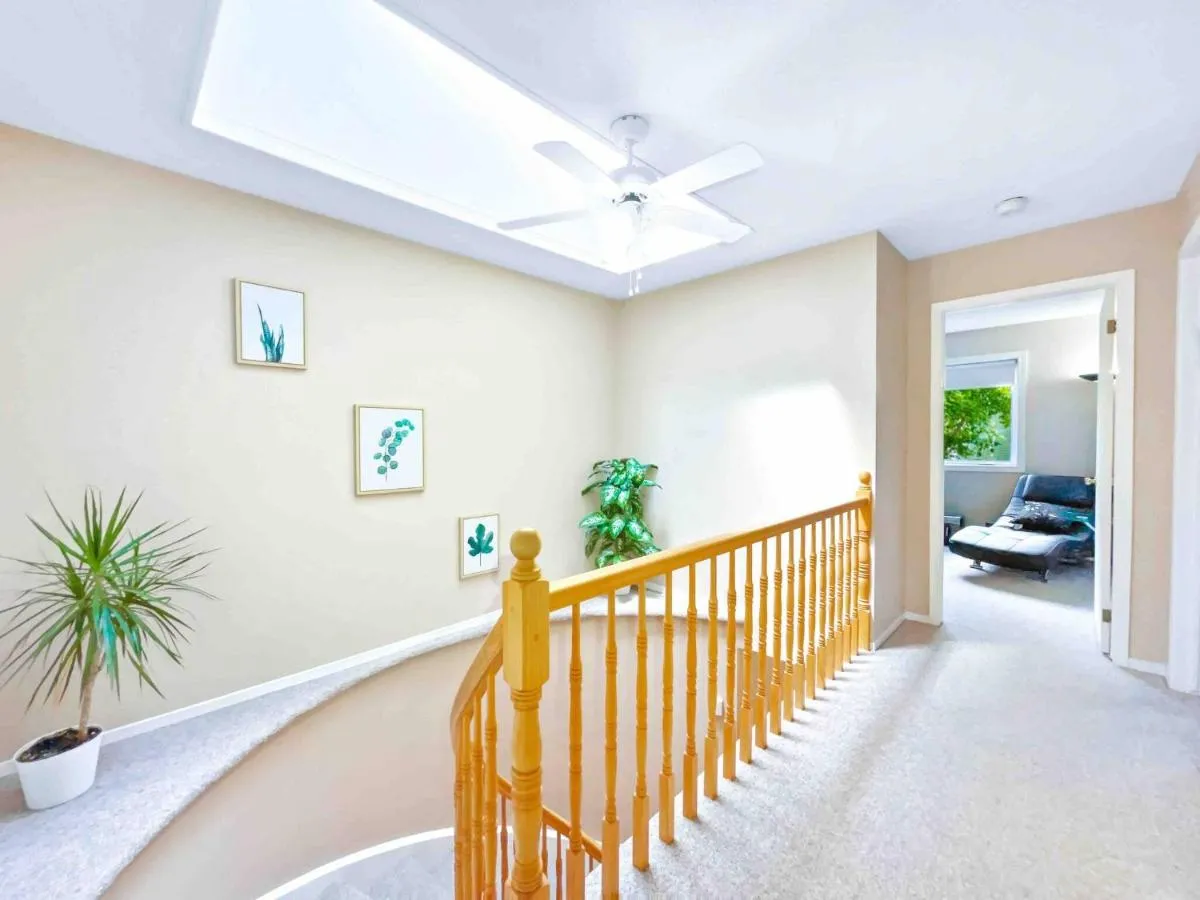 Image 1 of Spacious Family Home Close To Downtown with King Bed num1