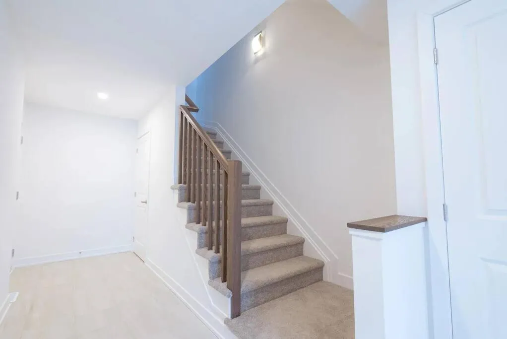 Image 5 of 2 Bedroom Modern Home & Close to Airport Downtown