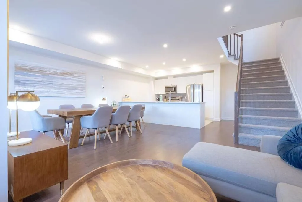 Image 6 of 2 Bedroom Modern Home & Close to Airport Downtown