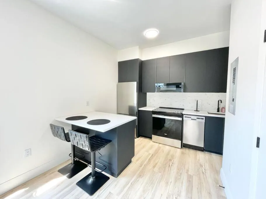 Image 3 of Charming 1 Bed Apt in Prime Westboro