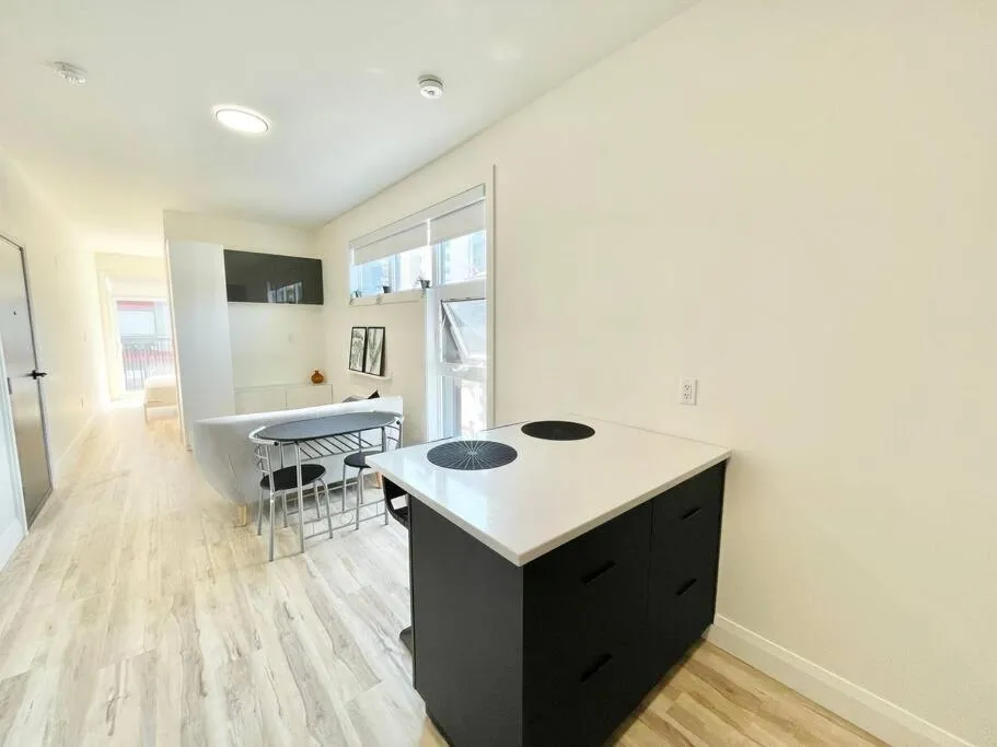 Image 4 of Charming 1 Bed Apt in Prime Westboro