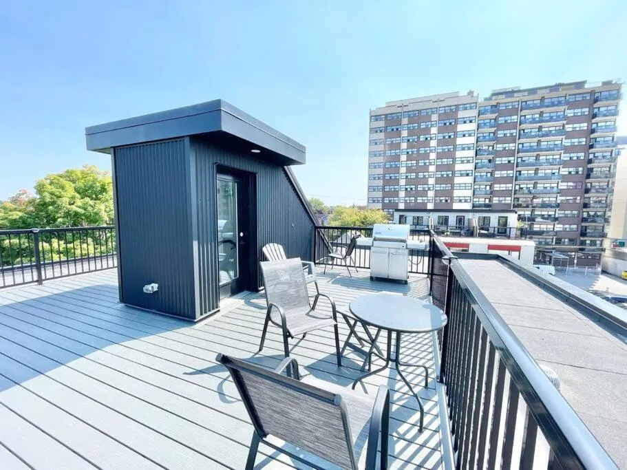 Image 5 of Charming 1 Bed Apt in Prime Westboro