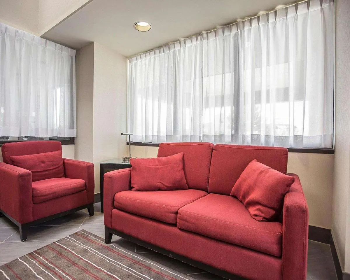Image 1 of Comfort Inn Gatineau
