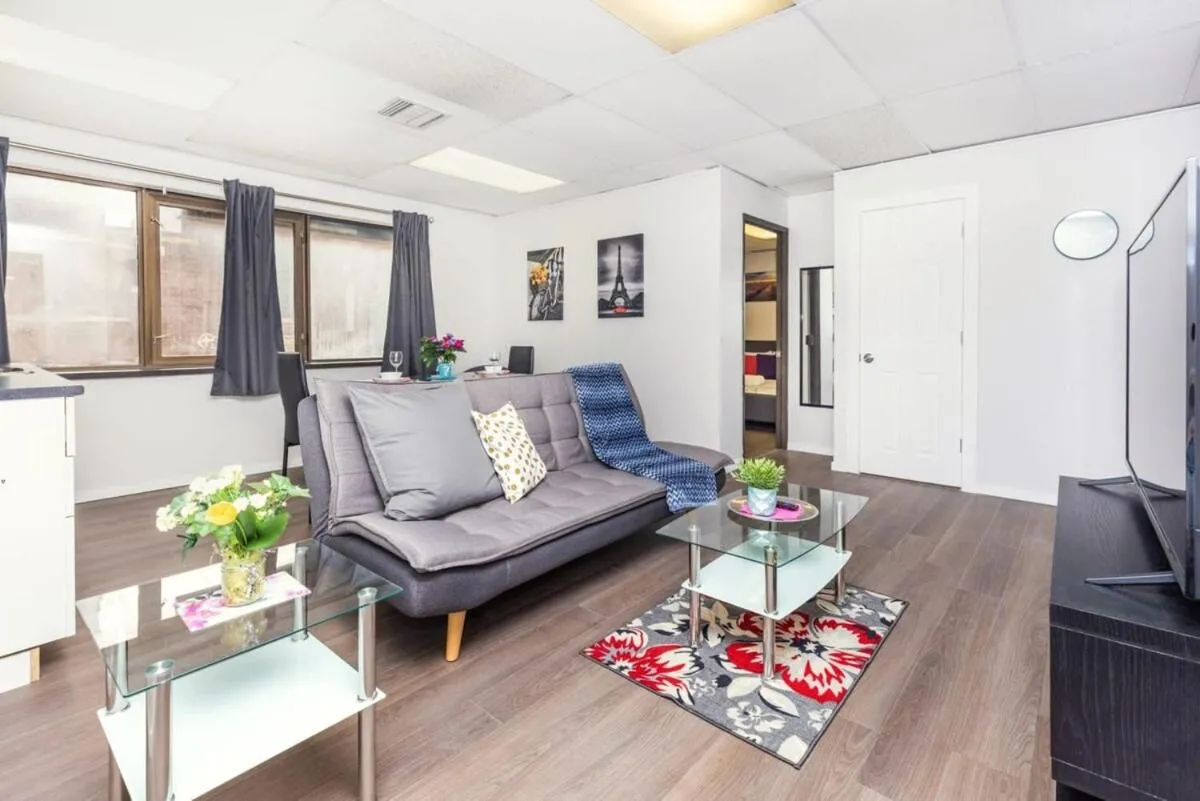 Image 3 of Modern 1BR Condo – Chinatown Near Little Italy