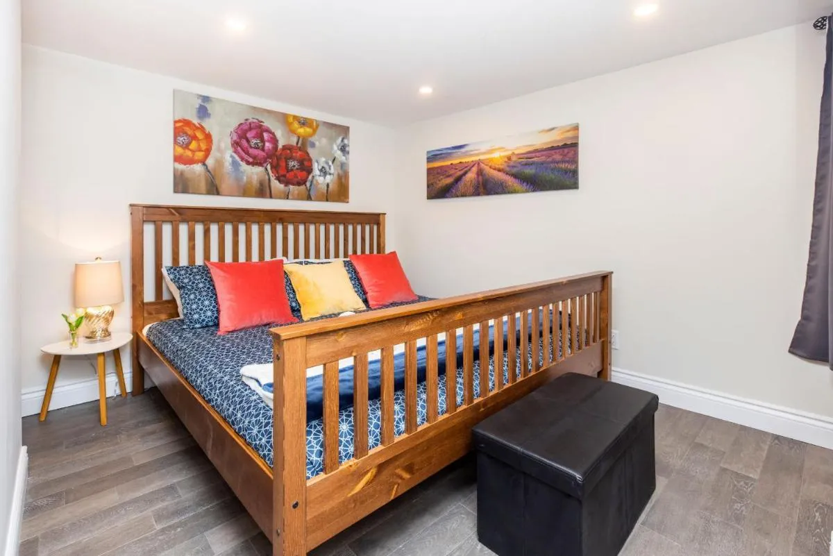 Image 2 of Modern 1BR King Bed Near Rideau River & DT