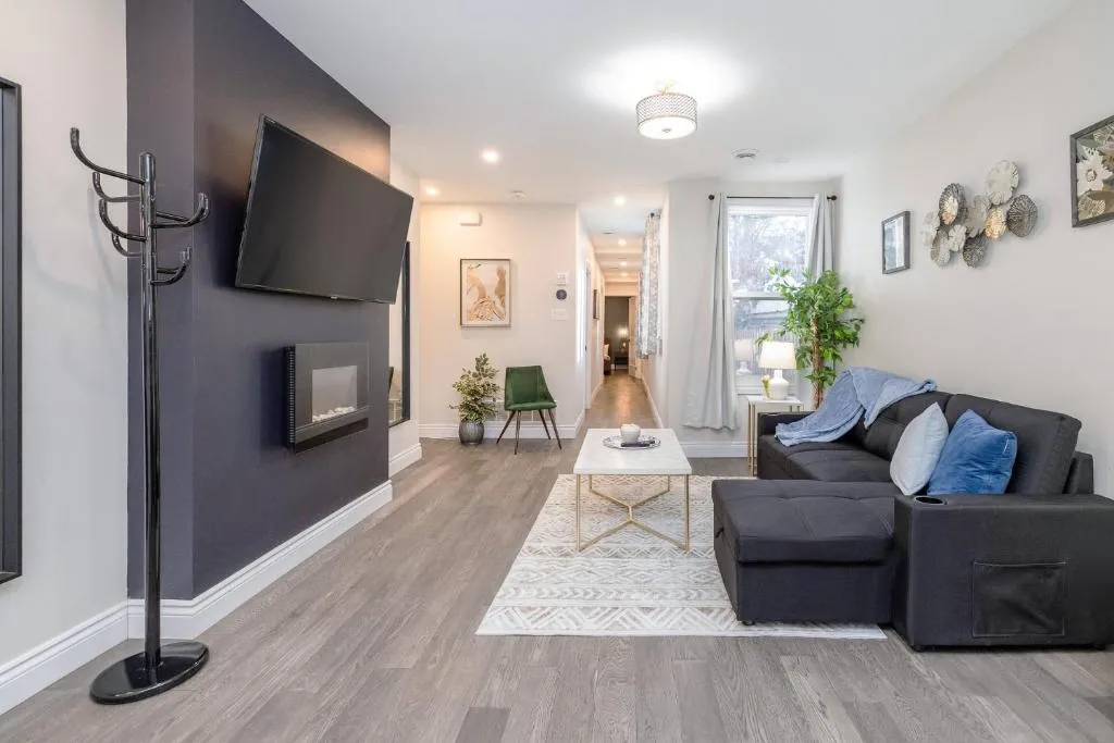 Image of Modern 2BR Condo with Pet Friendly – Near University