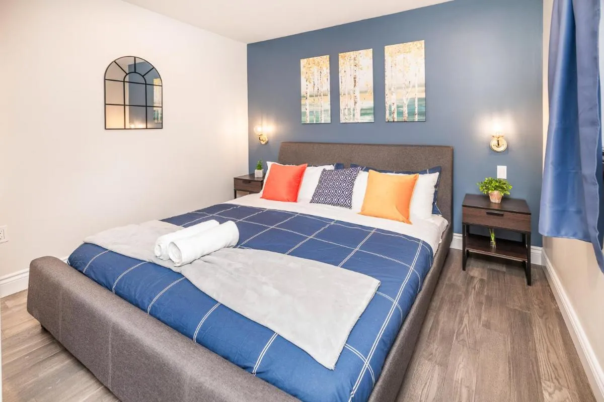 Image 2 of Modern 2BR Condo with Pet Friendly – Near University