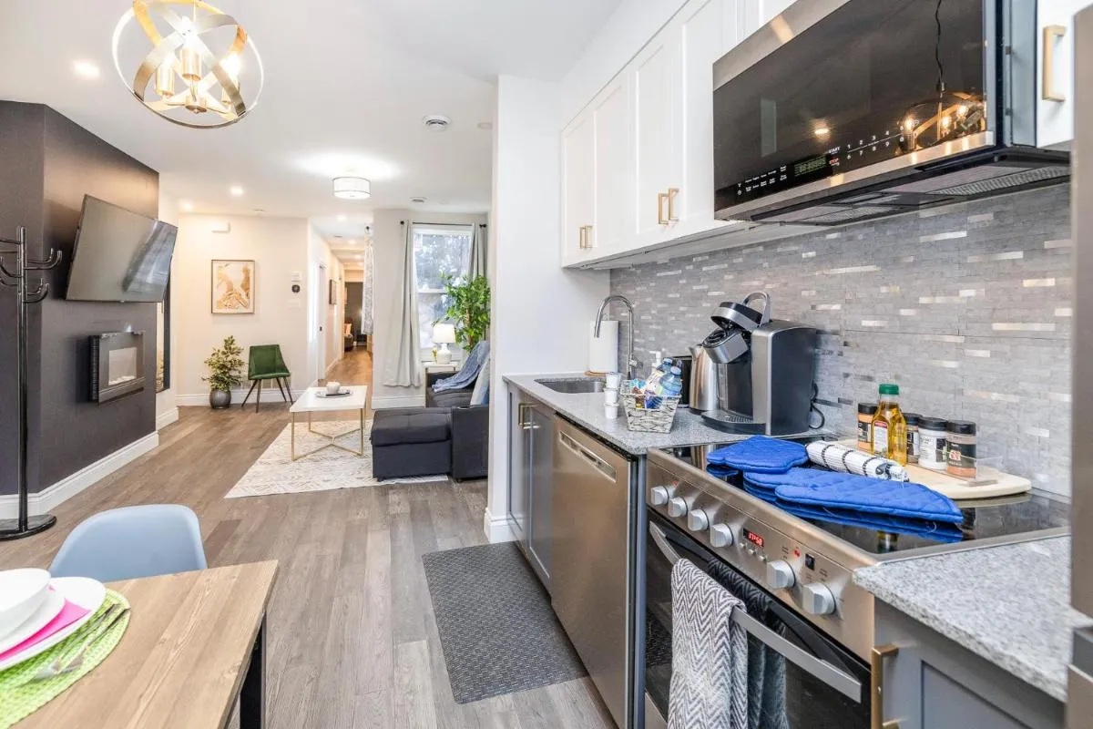 Image 4 of Modern 2BR Condo with Pet Friendly – Near University