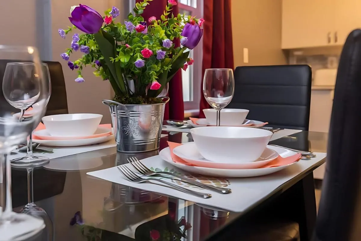 Image 4 of Pet-Friendly 3BR Apartment – Near University & Byward Market