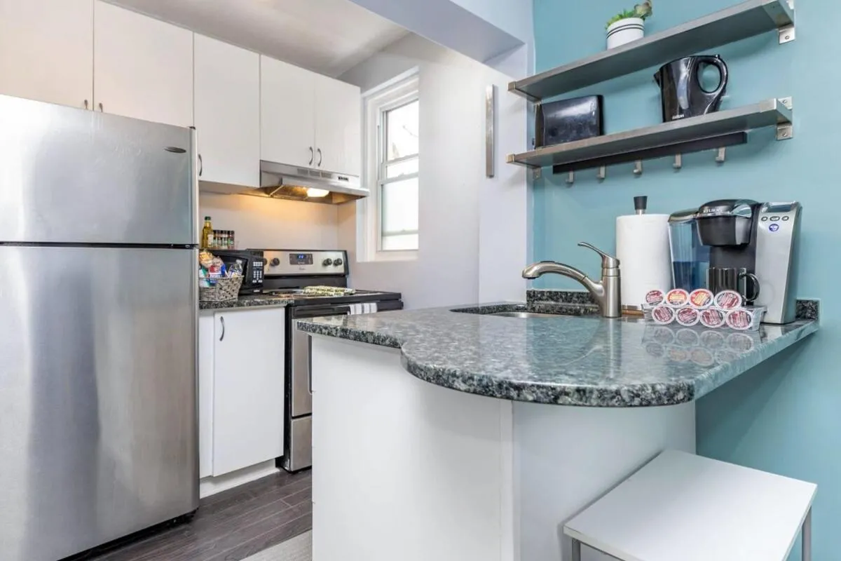 Image 3 of Pet-Friendly Home – Near Chinatown & Little Italy