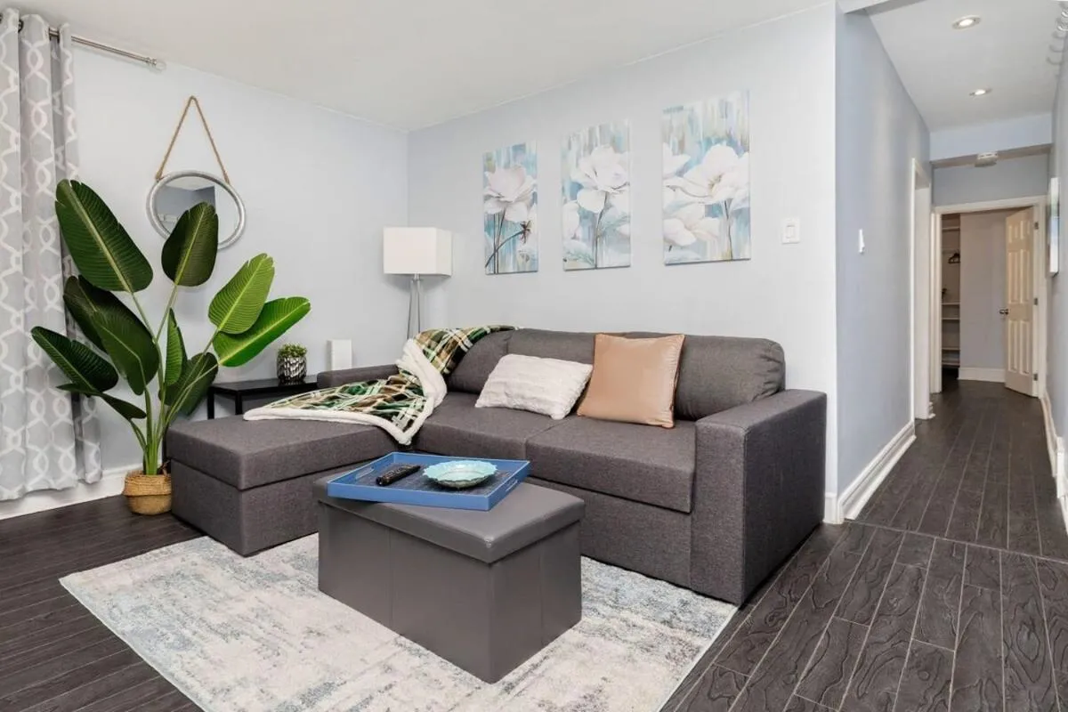 Image 5 of Pet-Friendly Home – Near Chinatown & Little Italy