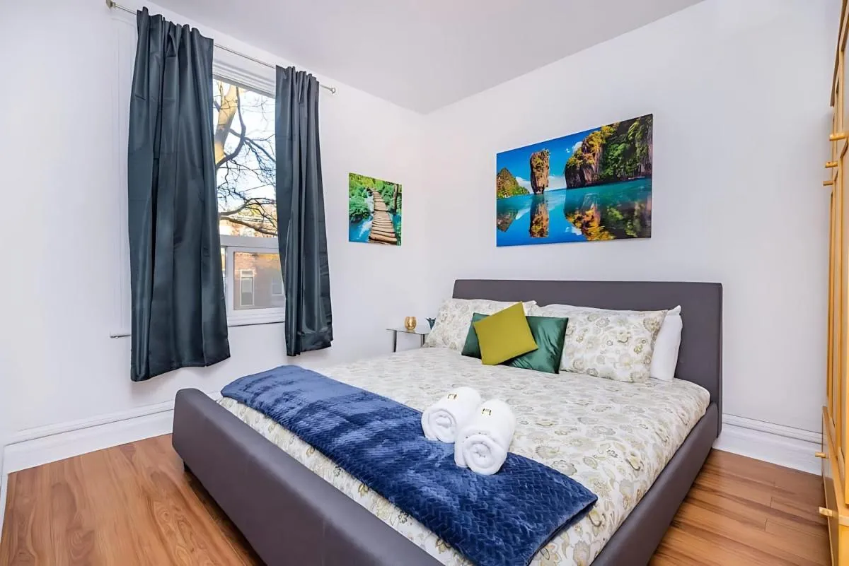 Image 1 of Pet-friendly Apartment – Steps to Rideau Centre