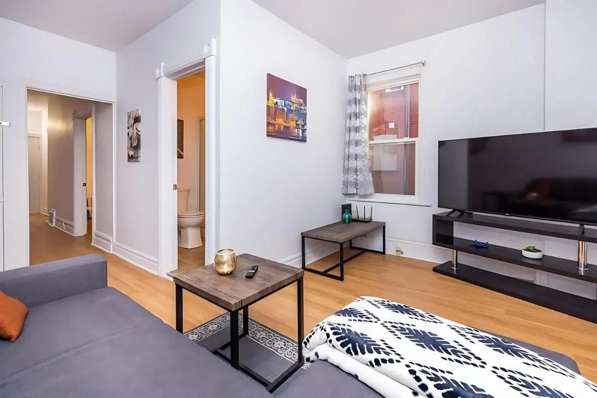 Image 2 of Pet-friendly Apartment – Steps to Rideau Centre