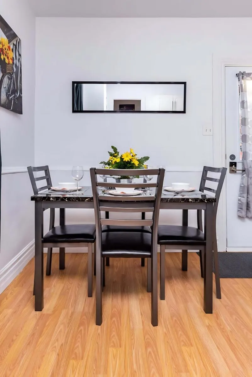 Image 3 of Pet-friendly Apartment – Steps to Rideau Centre