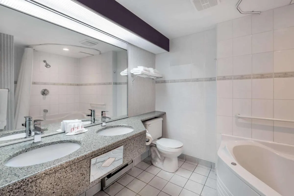Image 5 of Ramada Plaza by Wyndham Gatineau/Manoir du Casino