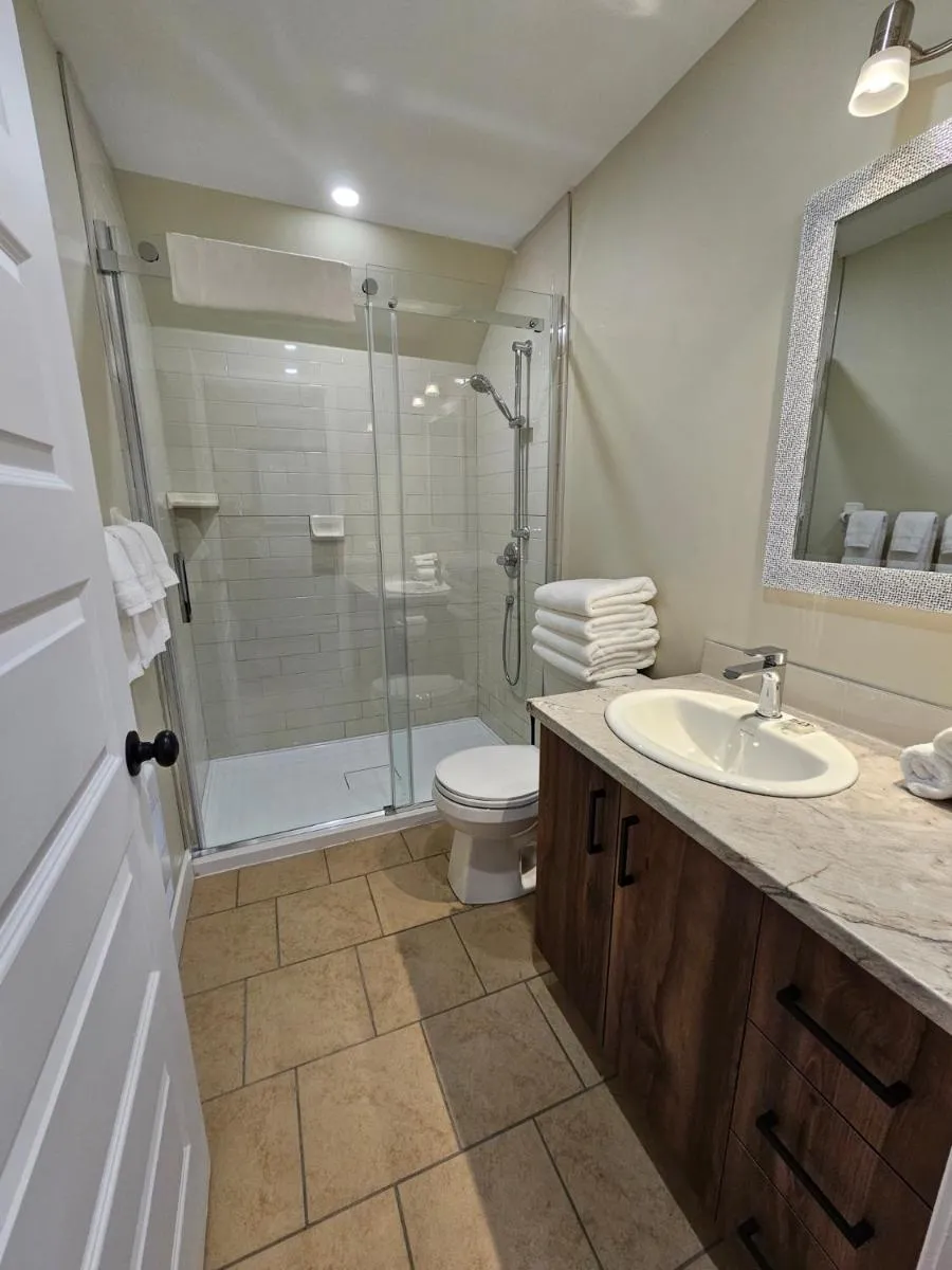Image 4 of Spacious 2 Bedroom Loft Apt #7