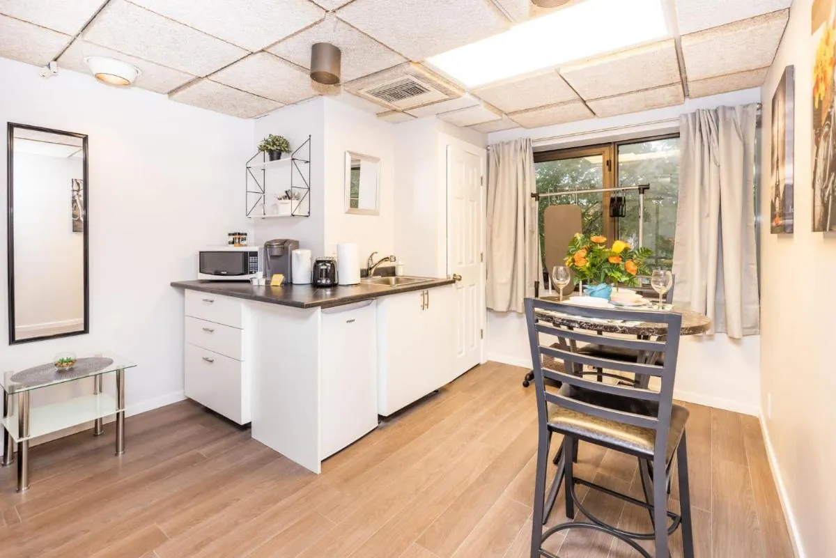 Image 5 of Studio King Bed Apartment – Close to Chinatown