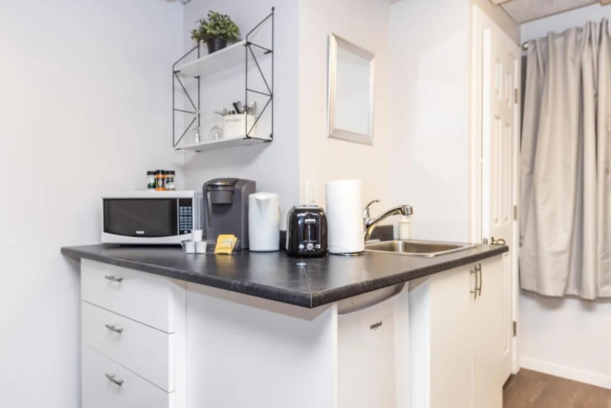 Image 6 of Studio King Bed Apartment – Close to Chinatown