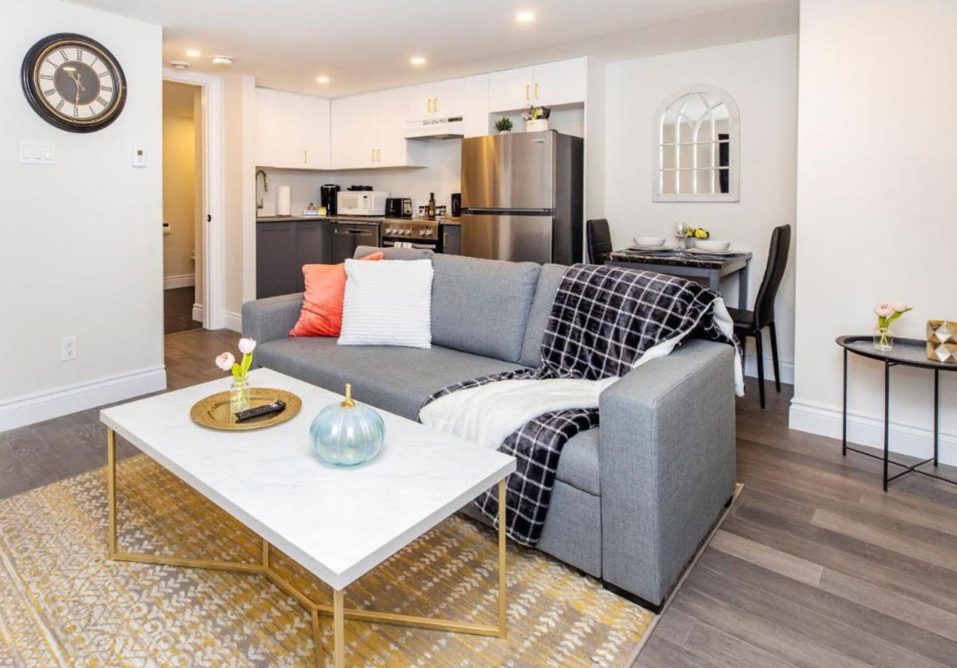 Modern 1BR King Bed near Near Rideau River & DT